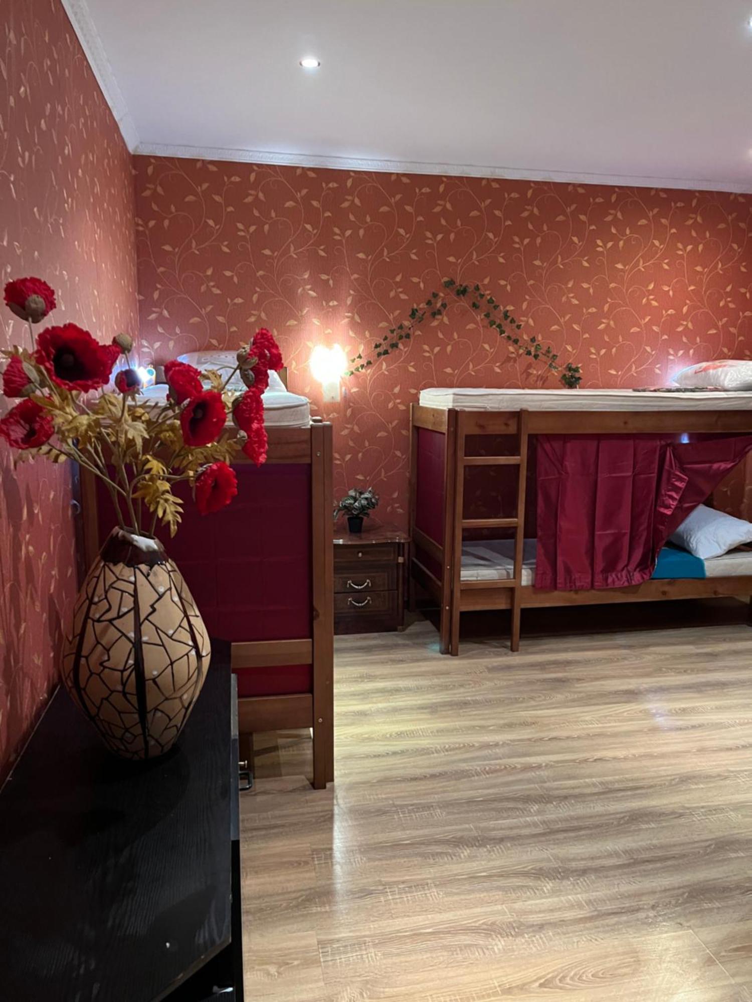 ArArAt-MAIDAN Hostel KIEV Exterior foto