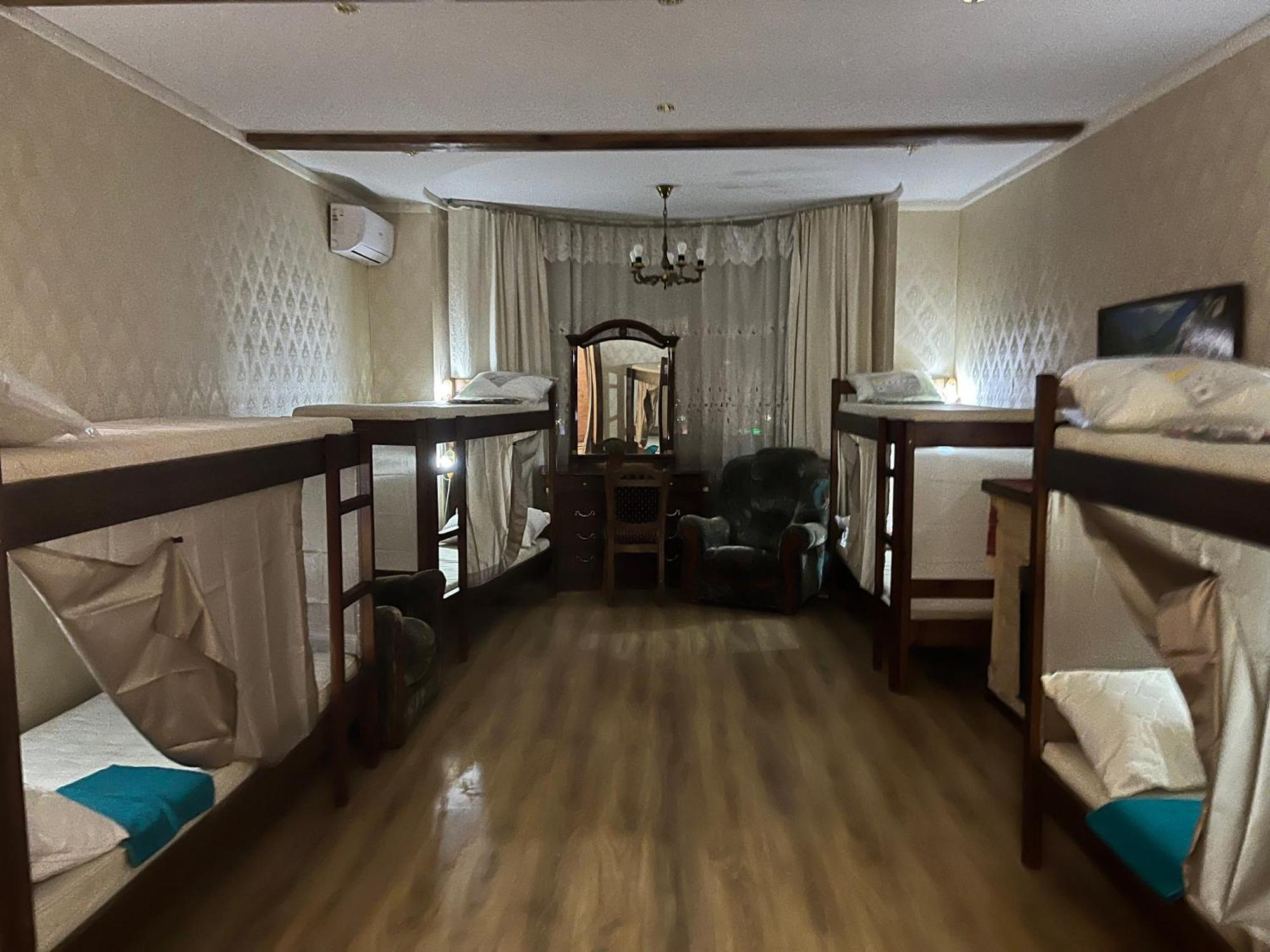 ArArAt-MAIDAN Hostel KIEV Exterior foto